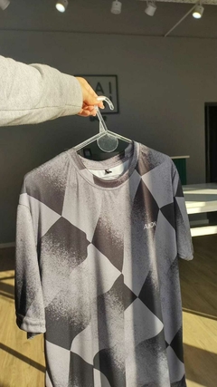 REMERA TRAID