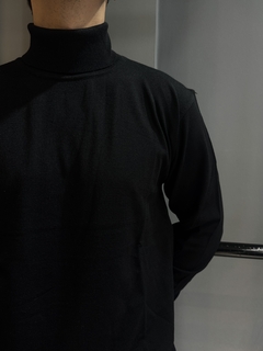 POLERA NEGRA - BUNKER INDUMENTARIA