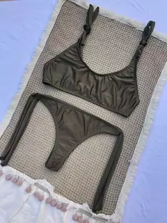 Bikini Olivia lisa verde militar en internet