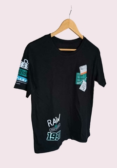 REMERA RAW