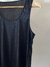 Remera negra brillosa