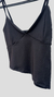 Top básico negro irregular
