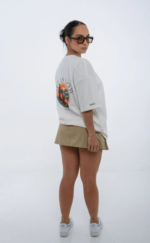 Camiseta Life Is Now en internet