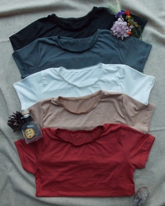 Remera cuello redondo Puntilla - comprar online