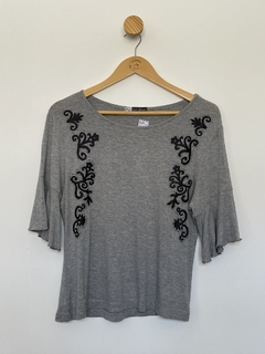 Blusa cinza