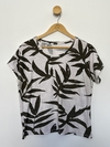 Blusa com estampa de folhas