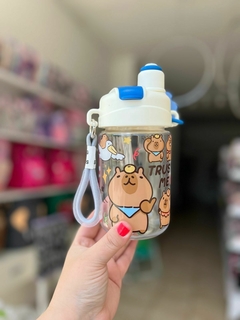 BOTELLA PLASTICO CAPYBARA DOBLE PICO 750ML - comprar online