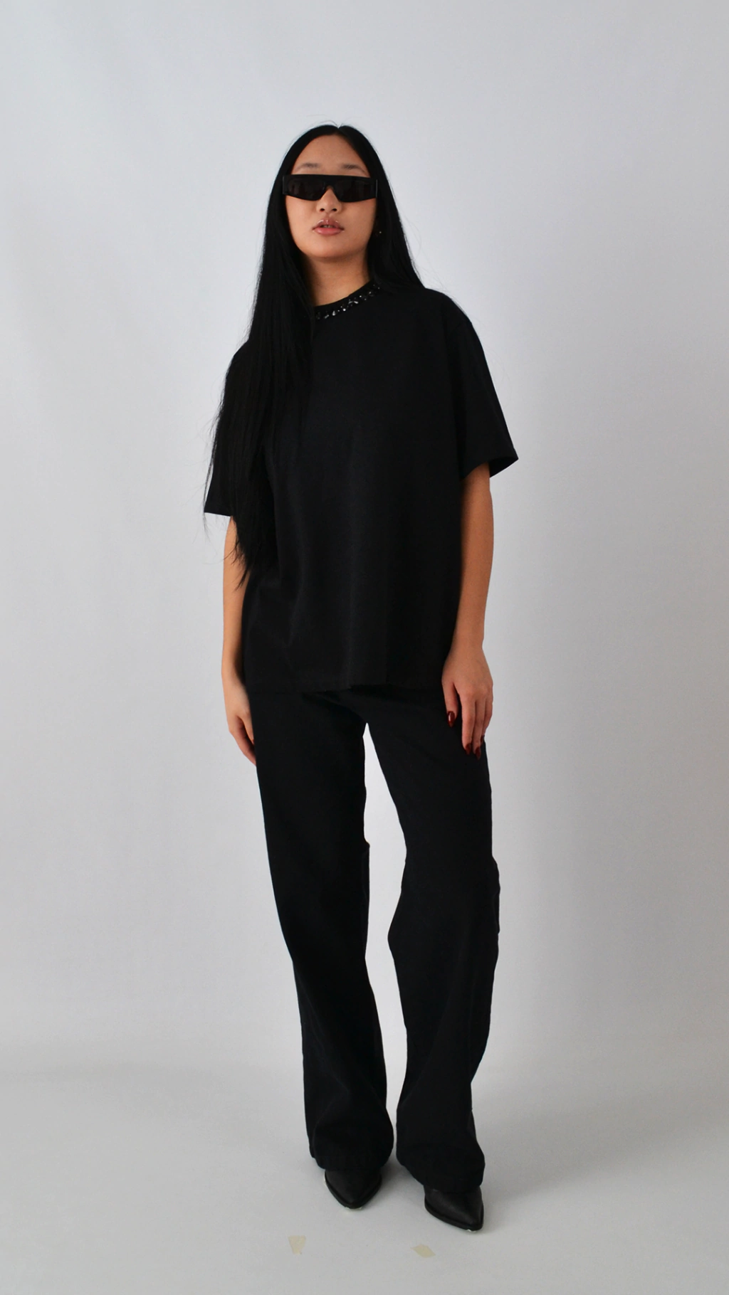 Remera Ignea con Gemas Negras