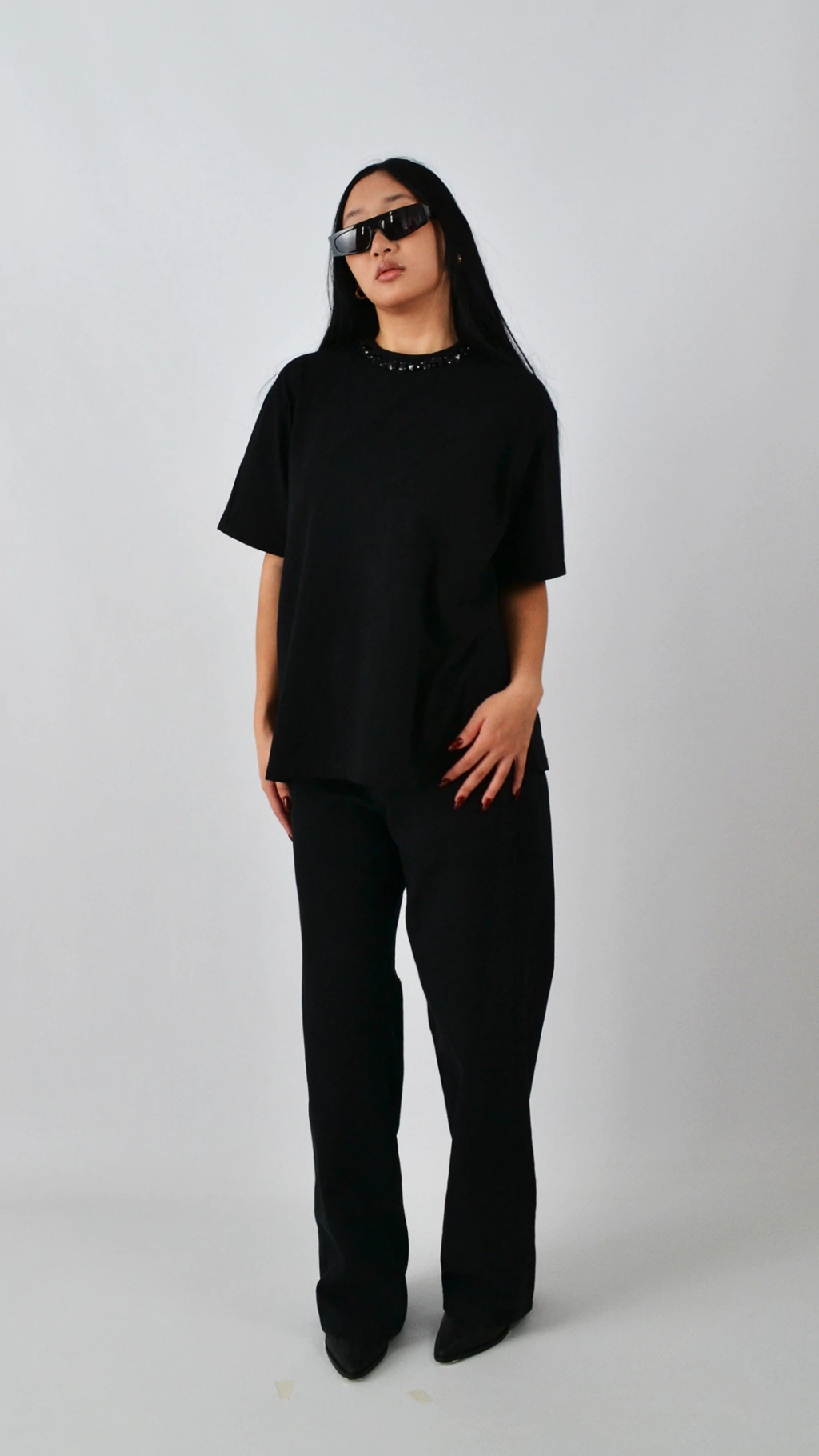 Remera Nacar con Gemas Negras