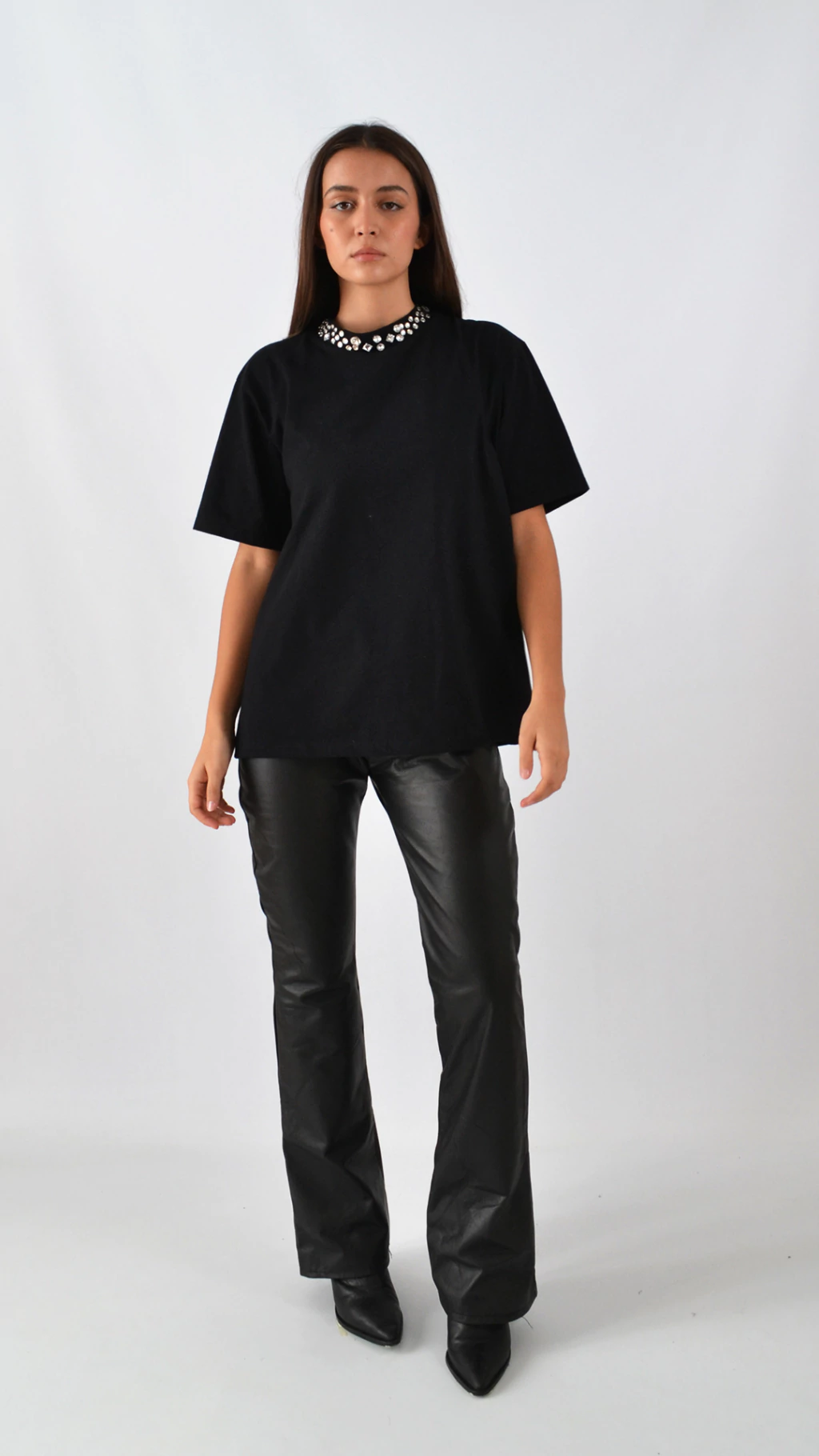 Remera Nacar con Gemas Plateadas