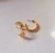 Brinco De Argola Pequena Detalhes Escama De Peixe Folheada Em ouro 18k
