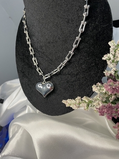 Collar de corazón inflado