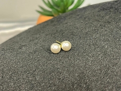 BROQUELES DE PERLA BLANCA