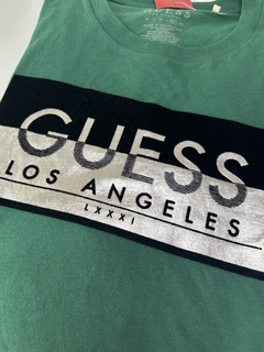 # REMERA LOS ANGELES# GUESS - La Florida Import 