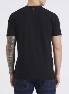 CAMISETA FORUM M PRETO na internet