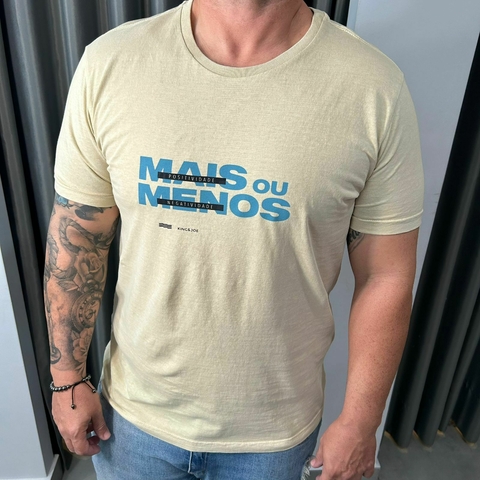 CAMISETA ESTONADA MAIS OU MENOS KINGEJOE AREIA M