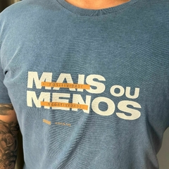 CAMISETA ESTONADA MAIS OU MENOS KINGEJOE AREIA M na internet
