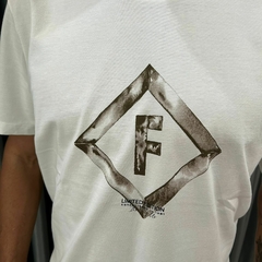 CAMISETA FORUM P VERMELHO BLOODM - Rouparia Conceito