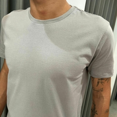 CAMISETA FORUM GG MARROM NOZES - Rouparia Conceito