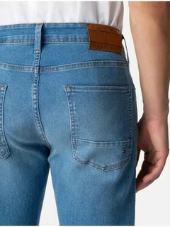 CALÇA JEANS TOMMY HILFIGER RETA na internet