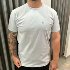 CAMISETA CASUAL MASC MC PRETO na internet