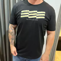 CAMISETA ESTAMPADA BANDEIRA GIZ KINGEJOE PRETO P