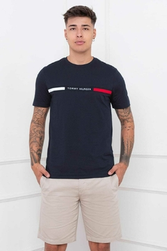 CAMISETA E TOMMY HILFIGER LOGO na internet