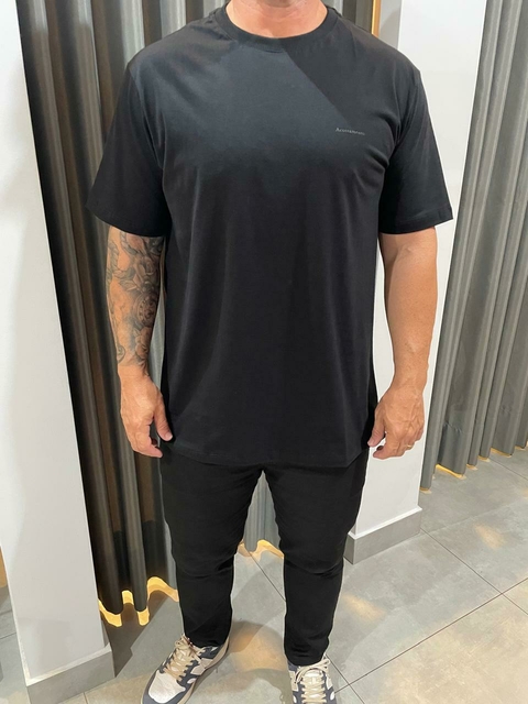 CAMISETA CASUAL MASC MC PRETO - comprar online