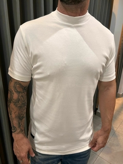 CAMISETA SUEDINE GOLA ALTA PRETO P na internet