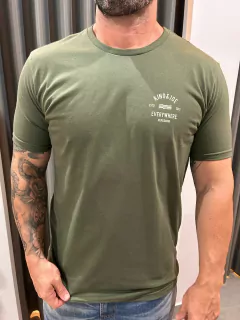 CAMISETA ESTAMPADA EVERYWHERE VERDE MILITAR XG na internet