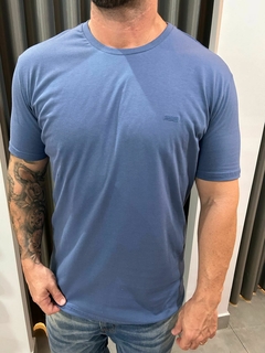 CAMISETA BASICA BORDADO KINGEJOE BEGE P - loja online