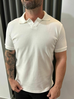 POLO MALHA TEXTURA OFF WHITE M - comprar online