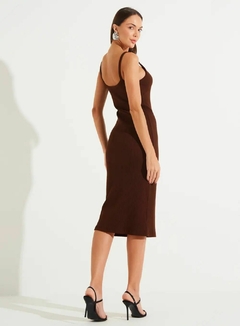 VESTIDO CANELADO PP MARROM NOBUCK FCI 780B444A-641A-4E3B-8BD2-E308A46ABB05 - Rouparia Conceito