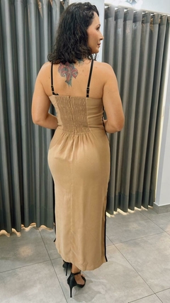 VESTIDO BICOLOR BEGE ESCURO / PRETO na internet