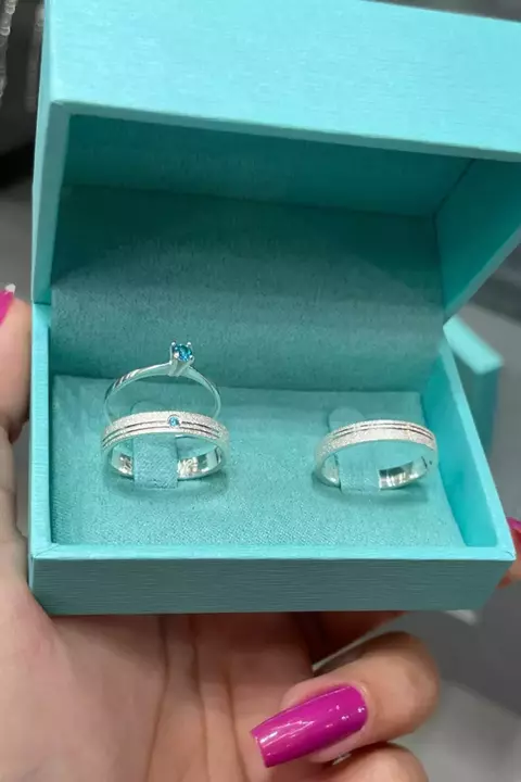 Alianças com 3mm e 2 frisos laterais