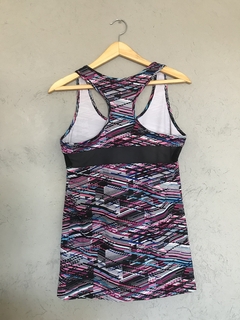 Musculosa Fabletics en internet