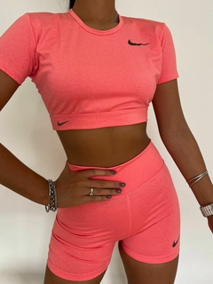 Conjunto Nike coral en internet