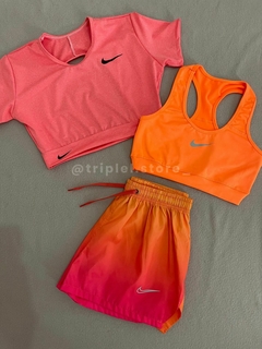 Crop top nike salmón en internet