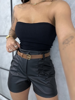 Shorts Couro Fake + Cinto - comprar online