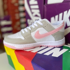 NIKE SB DUNK LOW "SOFT GREY/PINK" TOP PREMIUM en internet