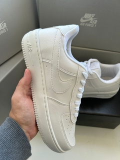 NIKE AIR FORCE TRIPLE WHITE TOP - comprar online