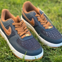 NIKE AIR FORCE 1 CUERO/JEAN TOP PREMIUM en internet