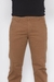 Calça Masculina Reta Sarja Elastano Sport Fino Caramelo 3019 na internet
