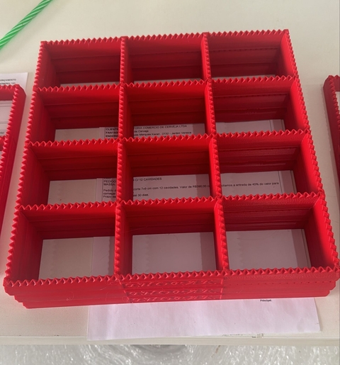 FORMA PARA PASTÉIS 7x9 COM 12 CAVIDADES PARA MASSA DE 23 cm - comprar online