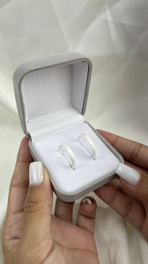 Par de Alianças Almach - Acabamento Diamantado abaulado - Prata 950 - 3mm