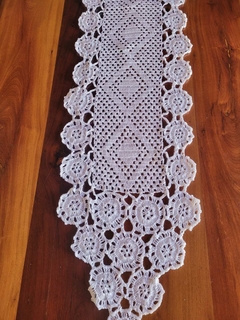 Imagem do Caminho De Mesa Crochê Feito A Mao Linha Seda