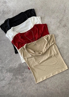 REMERA CUELLO BOTE en internet