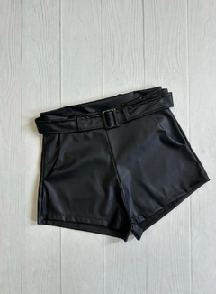 Short engomado