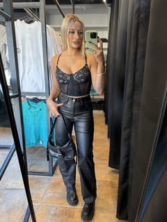 PANTALÓN WIDE LEG ENGOMADO en internet