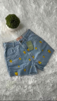 Short Caju Bordado - Lavagem Clara
